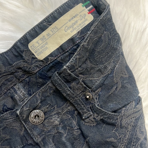 Gently Used Diesel Jeans - Grupee Sz 25 L 32 Women’s - Picture 3 of 9